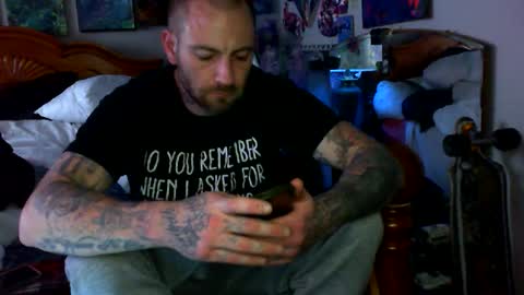 Snapshot of dreaded_folks chatting on 10-27-25, 09:30 dreaded_folks online show from 10-27-25, 09:30