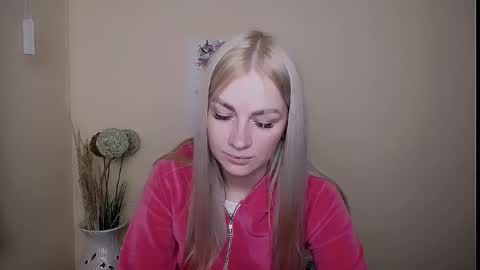 Snapshot of dream_dolly_ chatting on 09-22-25, 09:33 dream_dolly_ online show from 09-22-25, 09:33