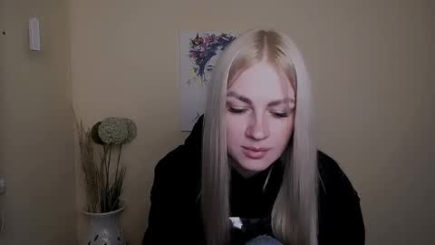 Snapshot of dream_dolly_ chatting on 09-25-25, 01:04 dream_dolly_ online show from 09-25-25, 01:04