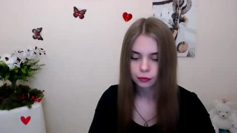 Snapshot of dream_mari chatting on 04-27-26, 07:17 Mari online show from 04-27-26, 07:17