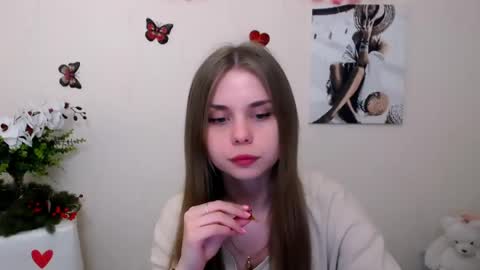 Snapshot of dream_mari chatting on 05-05-26, 07:16 Mari online show from 05-05-26, 07:16