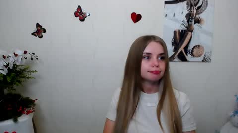 Snapshot of dream_mari chatting on 05-30-26, 07:49 Mari online show from 05-30-26, 07:49