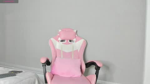 Snapshot of dream_team4 chatting on 11-24-25, 06:40 dream team online show from 11-24-25, 06:40