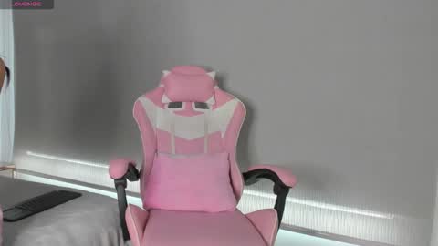 Snapshot of dream_team4 chatting on 11-27-25, 06:21 dream team online show from 11-27-25, 06:21