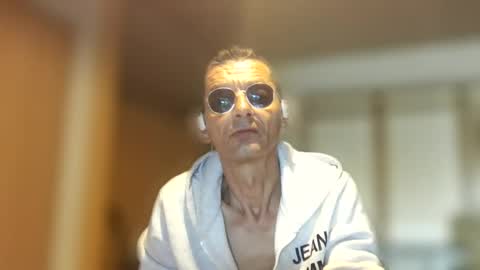 Snapshot of dreambob chatting on 06-04-26, 06:52 Dreambob online show from 06-04-26, 06:52