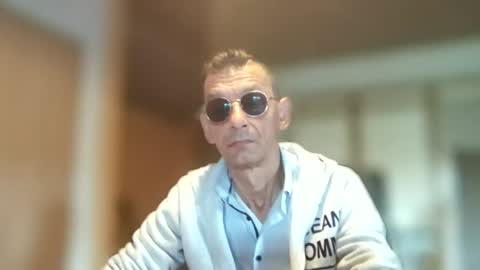 Snapshot of dreambob chatting on 06-14-26, 10:39 Dreambob online show from 06-14-26, 10:39