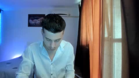 Snapshot of dreamboy240 chatting on 06-02-26, 09:55 Johnny online show from 06-02-26, 09:55