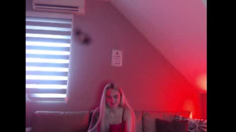 A girl online show from 01-19-26, 08:07