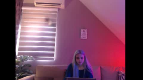 A girl online show from 03-27-26, 07:58