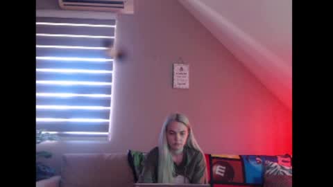 A girl online show from 04-07-26, 07:31