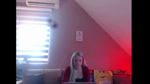 A girl online show from 04-14-26, 07:36