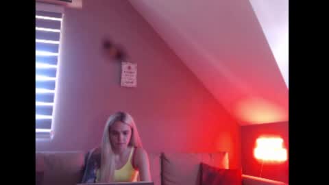 A girl online show from 06-12-26, 08:02