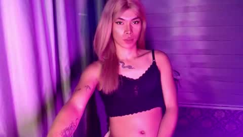 Snapshot of dreamcome_truexx chatting on 01-05-26, 09:07 true online show from 01-05-26, 09:07