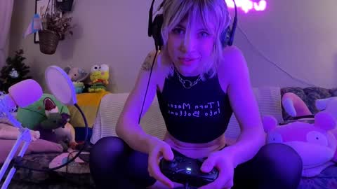 Snapshot of dreamdivyne chatting on 02-14-26, 03:14 dreamdivyne online show from 02-14-26, 03:14