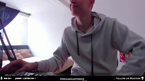 Your lord. - ONLINE  1500 Pm to 2100 Pm - New York Hour online show from 01-08-26, 07:49