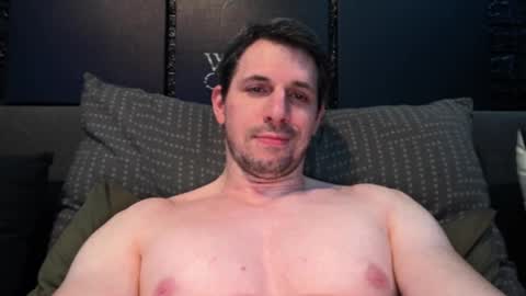 Snapshot of dreamwallker chatting on 01-11-25, 11:56 Ioannes Paulus the 2nd online show from 01-11-25, 11:56