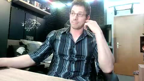 Snapshot of dreamwallker chatting on 10-24-25, 12:45 Ioannes Paulus the 2nd online show from 10-24-25, 12:45