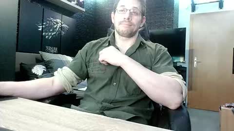 Snapshot of dreamwallker chatting on 12-16-25, 09:31 Ioannes Paulus the 2nd online show from 12-16-25, 09:31