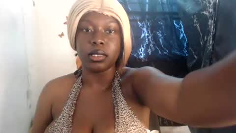 Snapshot of dreamy_creamypussy chatting on 07-26-26, 05:20 BEAUTY online show from 07-26-26, 05:20