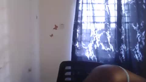 Snapshot of dreamy_wetpussy chatting on 06-01-26, 06:48 BEAUTY online show from 06-01-26, 06:48