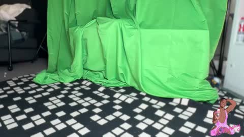 Snapshot of dreamybullxxx chatting on 01-06-25, 05:30 Dreamy online show from 01-06-25, 05:30