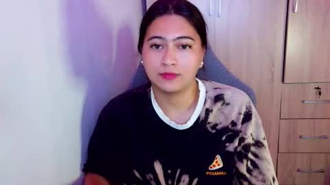 Snapshot of dreamycreamyst chatting on 04-16-26, 02:23 dreamycreamyst online show from 04-16-26, 02:23