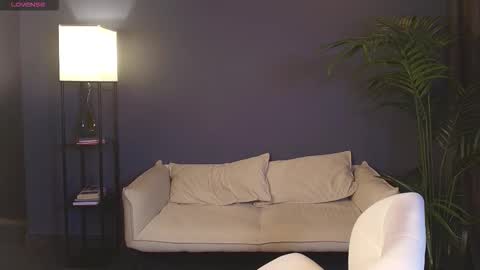 Snapshot of dreamysteps chatting on 11-26-25, 02:45 dreamysteps online show from 11-26-25, 02:45