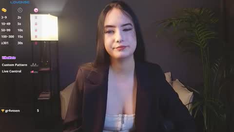 Snapshot of dreamysteps chatting on 11-27-25, 02:35 dreamysteps online show from 11-27-25, 02:35