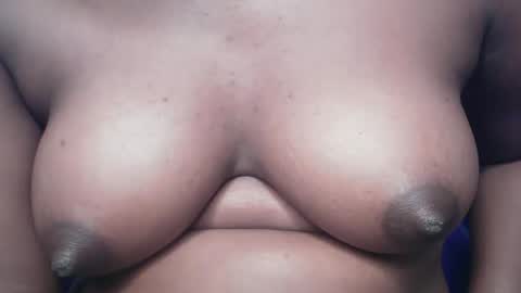 Snapshot of drippussy1 chatting on 02-04-26, 04:18 Ebonypussy1 online show from 02-04-26, 04:18