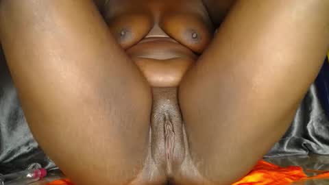 Snapshot of drippussy1 chatting on 05-31-26, 04:31 Ebonypussy1 online show from 05-31-26, 04:31