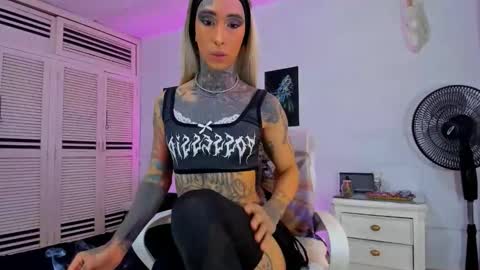 drippyorlove online show from 12-04-25, 02:26