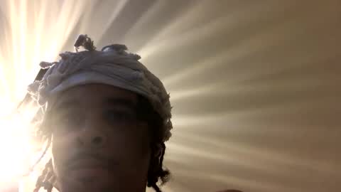Snapshot of drobbb656 chatting on 05-10-26, 11:54 2xTheTrouble online show from 05-10-26, 11:54