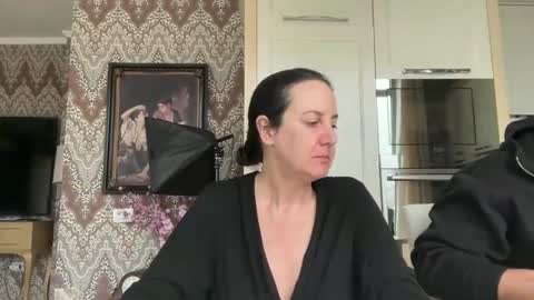 Snapshot of drresa chatting on 02-25-25, 09:53 Dr. Resa online show from 02-25-25, 09:53