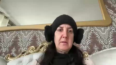 Snapshot of drresa chatting on 02-28-25, 09:25 Dr. Resa online show from 02-28-25, 09:25