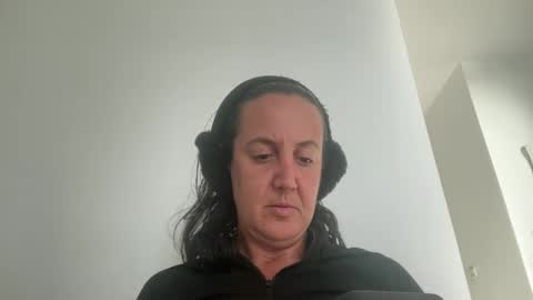 Snapshot of drresa chatting on 10-12-25, 02:27 Dr. Resa online show from 10-12-25, 02:27