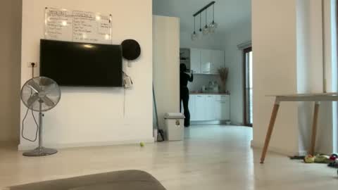 Snapshot of drresa chatting on 10-17-25, 06:16 Dr. Resa online show from 10-17-25, 06:16