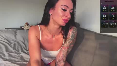 Snapshot of drunk_bosss chatting on 01-22-25, 05:48 Bella online show from 01-22-25, 05:48