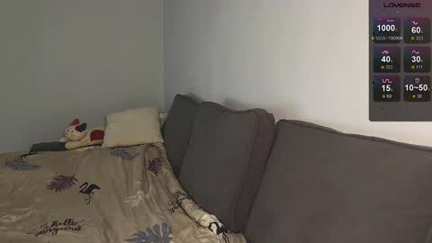 Snapshot of drunk_bosss chatting on 02-08-25, 12:28 Bella online show from 02-08-25, 12:28