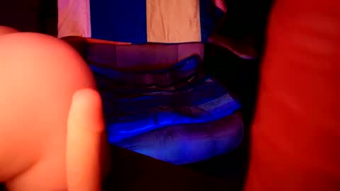 Snapshot of drwhoisit chatting on 12-23-25, 07:50 Dr WhoIsIt online show from 12-23-25, 07:50