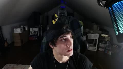 NotYourAverageTwink online show from 04-20-26, 06:27