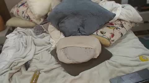 Dude online show from 10-28-25, 05:48