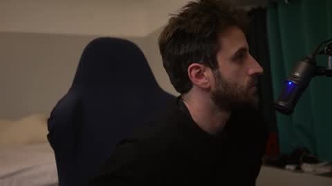 Snapshot of dukethedude chatting on 12-22-24, 01:34 Duke online show from 12-22-24, 01:34