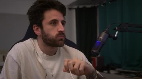 Snapshot of dukethedude chatting on 01-12-25, 02:45 Duke online show from 01-12-25, 02:45