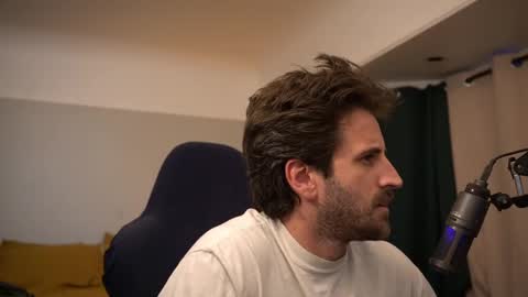 Snapshot of dukethedude chatting on 09-21-25, 01:51 Duke online show from 09-21-25, 01:51