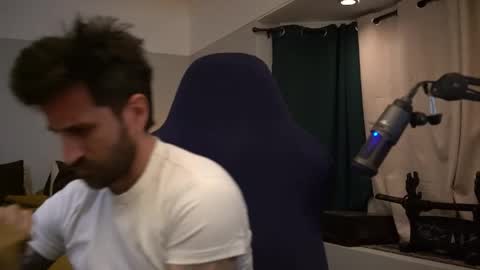 Snapshot of dukethedude chatting on 11-23-25, 02:44 Duke online show from 11-23-25, 02:44