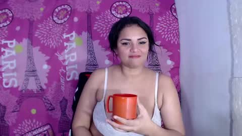 Snapshot of dulce_amor chatting on 12-18-24, 06:53 Dulce online show from 12-18-24, 06:53
