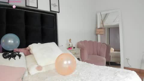 dulce_es online show from 07-10-26, 02:27
