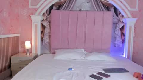 Dulce online show from 03-20-26, 04:12