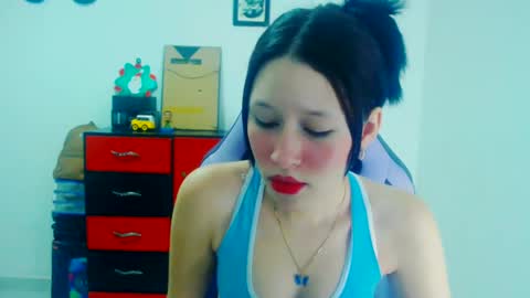 dulce_mauren online show from 11-22-25, 07:07