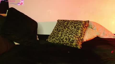 Snapshot of dulce_tara chatting on 02-12-26, 01:33 online show from 02-12-26, 01:33